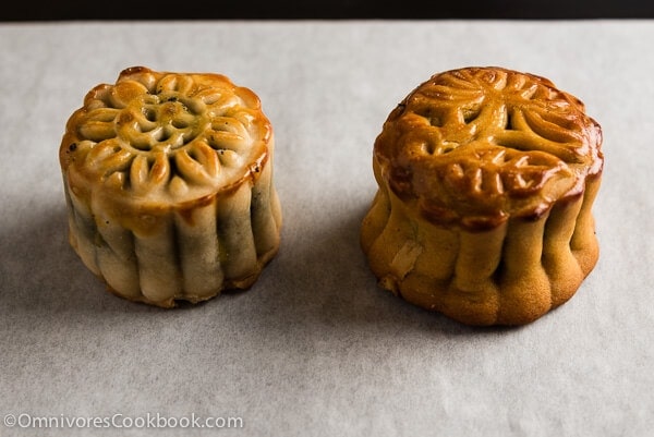 The mooncake on the right used baking soda instead of kansui. It yielded a pale color due to the lack of alkaline. The one on the right used a bit more kansui than needed. It resulted a darker color and a funny shape.