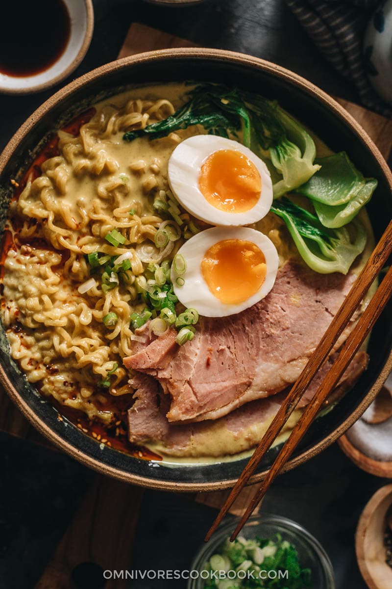 Curry ramen topped with leftover ham close up