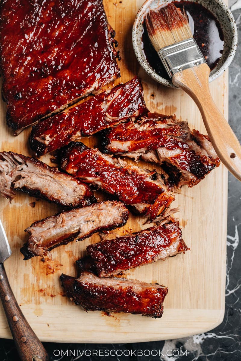Chinese BBQ ribs with sauce