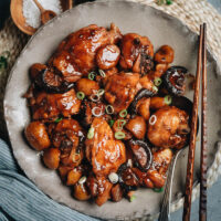 A classic Shanghai dish, braised chestnut chicken is a super comforting dish that is very easy to prepare and extremely satisfying to eat. It’s a great centerpiece for your Sunday dinner, or you can make a huge batch for meal-prep.