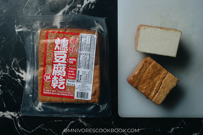 Packaged baked smoked tofu for pad thai