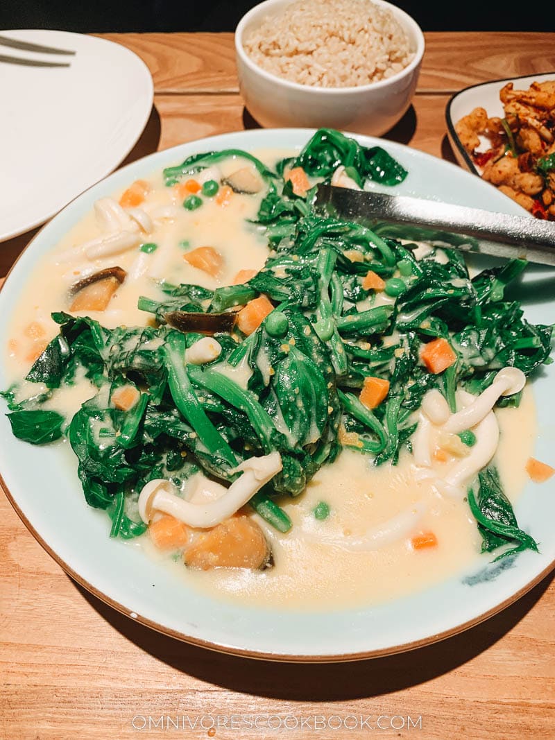 Chinese pea leaves in Shanghainese broth